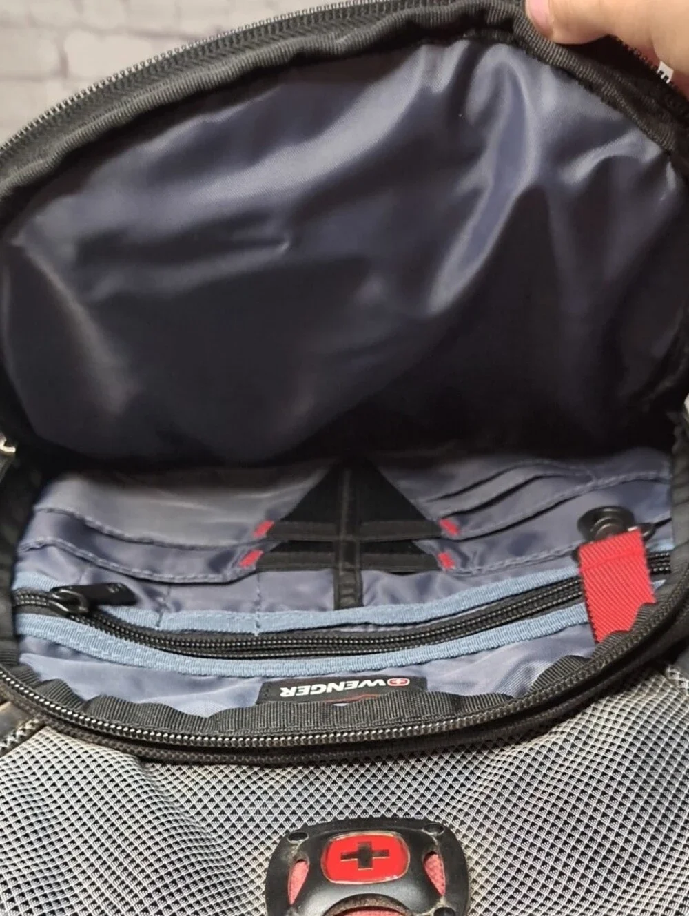 Wenger Black Gray Backpack Red Logo Detail 7 Zipper Pockets With Cushions AC